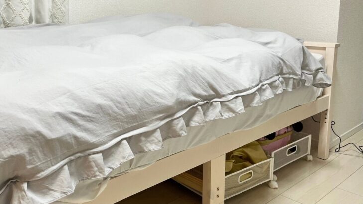 組み立て後の背の高いベッドの全景