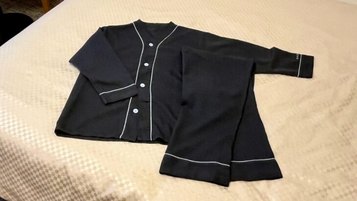 フォーレスト本郷 黒いルームウェア上下